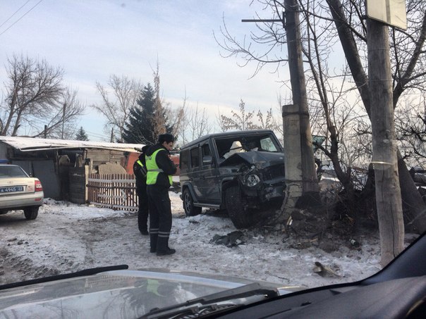 Эскортница врезалась в гелик