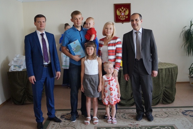 Даниил Бессарабов, Константин Базаров и семья Таранец